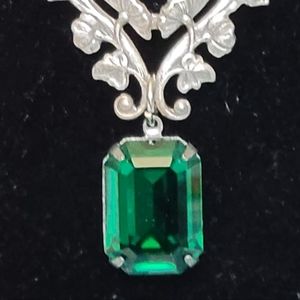 Necklace  costume jewellery with beautiful green glass